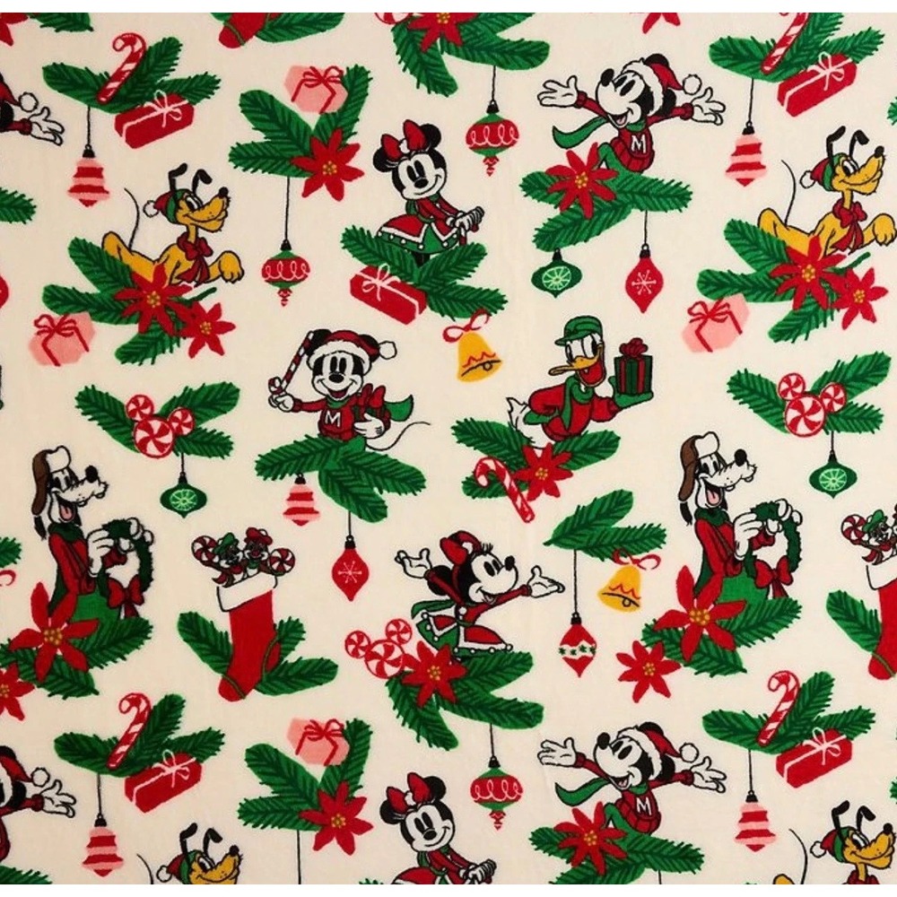 Disney HOLIDAY MICKEY The Big One Oversized Supersoft 60"x72" Throw Blanket  New